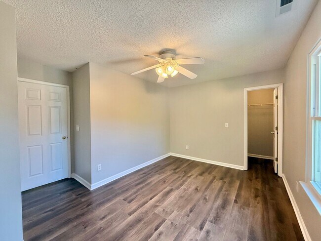 Building Photo - Spacious 4BD, 2.5BA Wake Forest Home with a Fenced Yard Centrally Located Near Shopping, Dining, ...