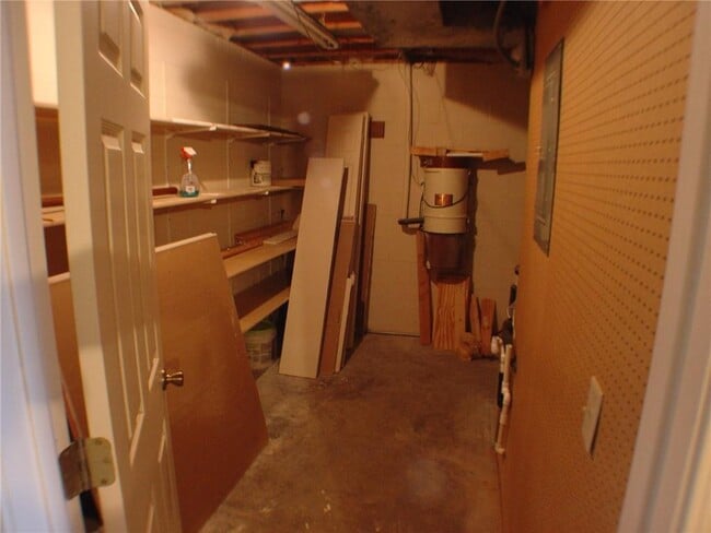 Building Photo - 9 Connie Ln