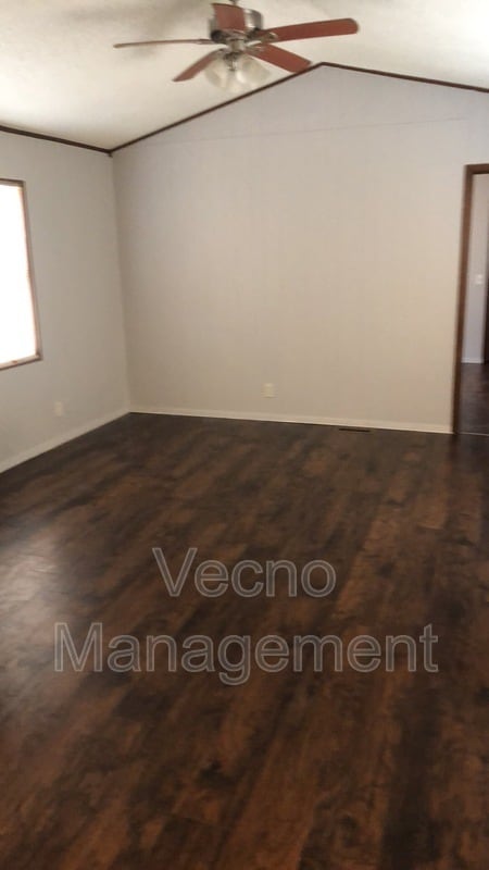 Building Photo - 201 S Preston Rd