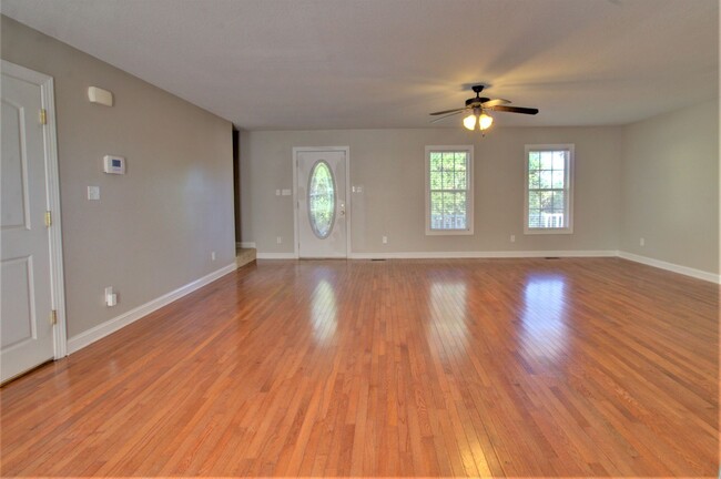 Building Photo - Beautiful 4 Bedroom Home in Sneads Ferry w...