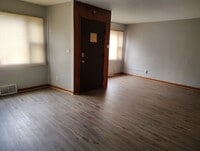 Building Photo - 2425 W Greenfield Ave