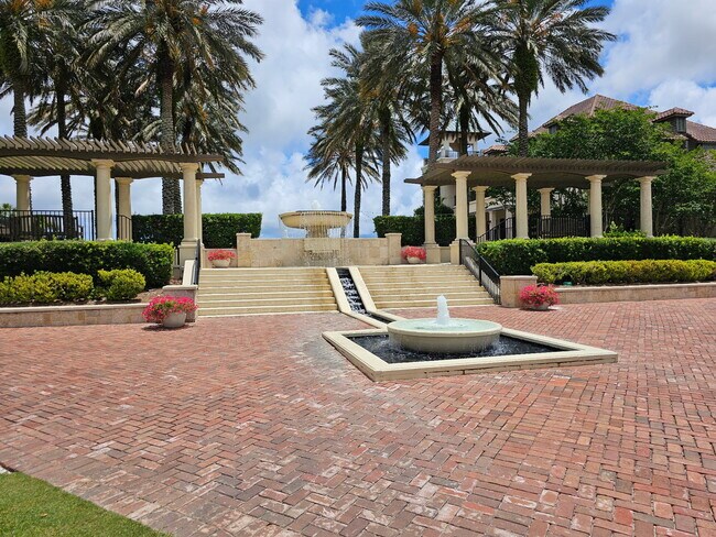 Building Photo - 300 Via Castilla