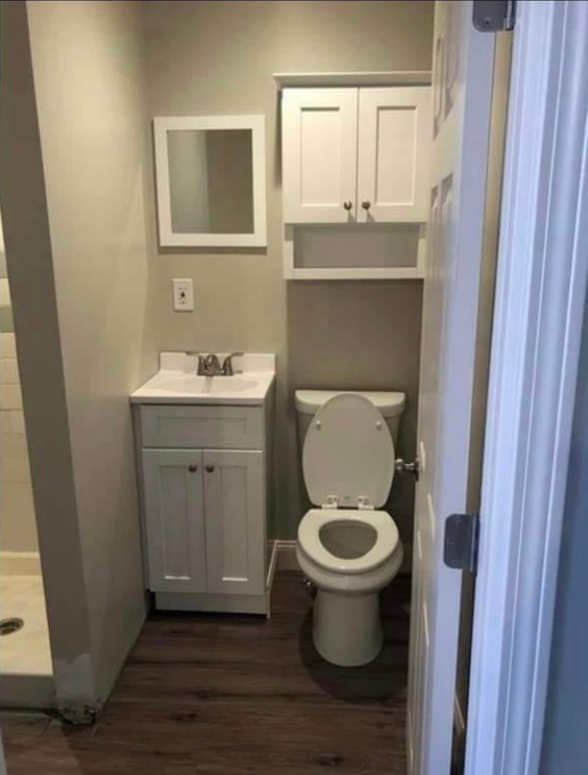 The picture does not show the entire room - 34 Armory St