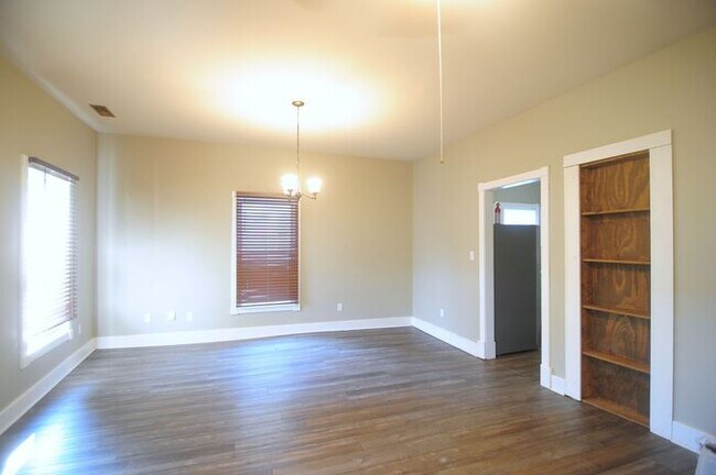 Building Photo - 202 Beirne Ave NW