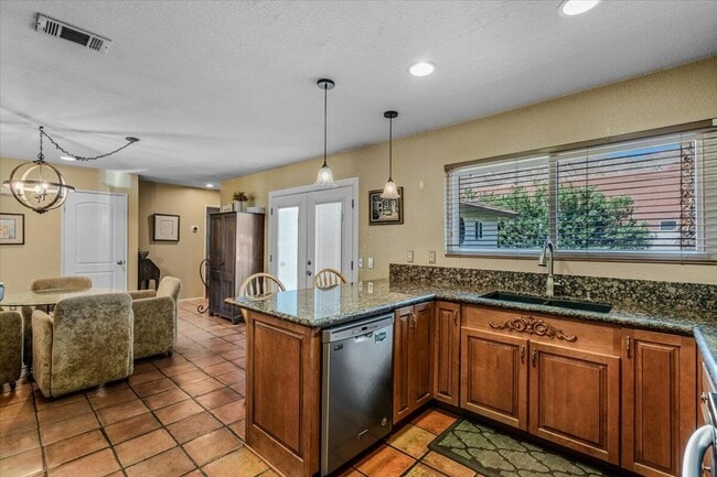 Building Photo - 53705 Avenida Diaz