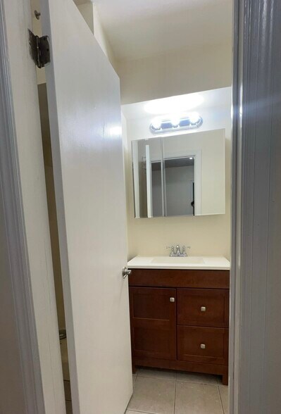 Building Photo - 9 North St