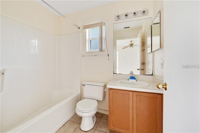 Building Photo - 663 Heraldo Ct