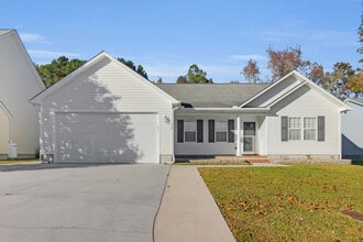 Building Photo - 204 Two Oaks Ct