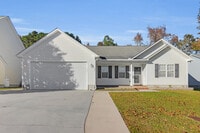 Building Photo - 204 Two Oaks Ct