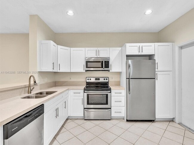 Building Photo - 3932 San Simeon Ln