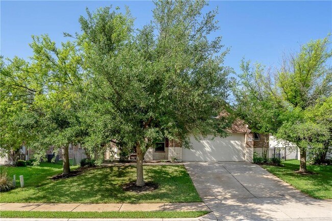 Building Photo - 1601 Greenside Dr