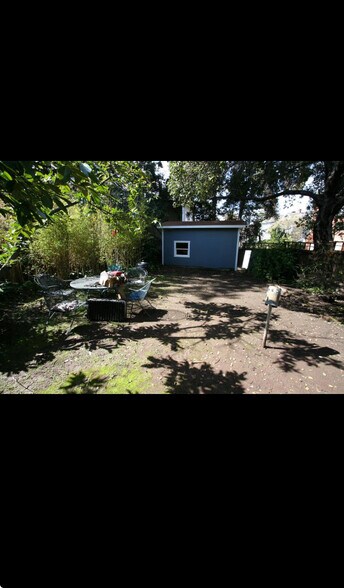 Building Photo - 353 Bellevue Ave