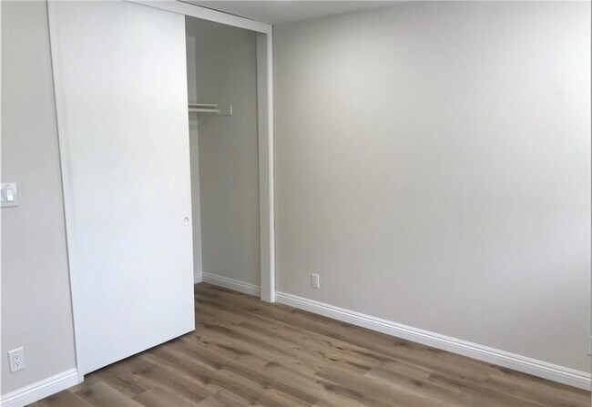 Building Photo - 832 Padilla St