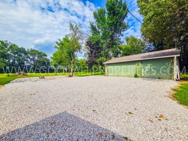 Building Photo - 32357 Homestead Cir