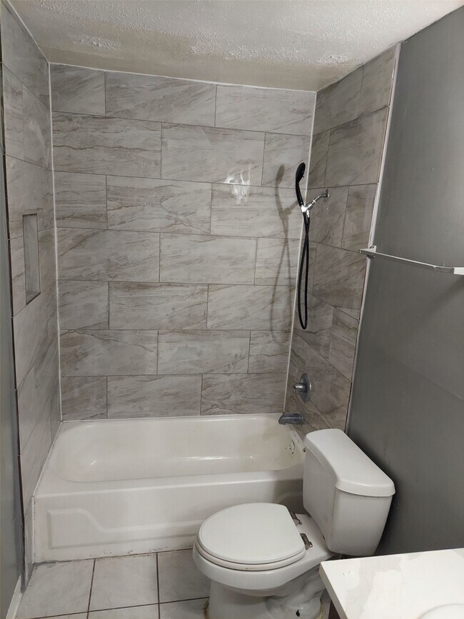 Building Photo - 9700 Leawood Blvd