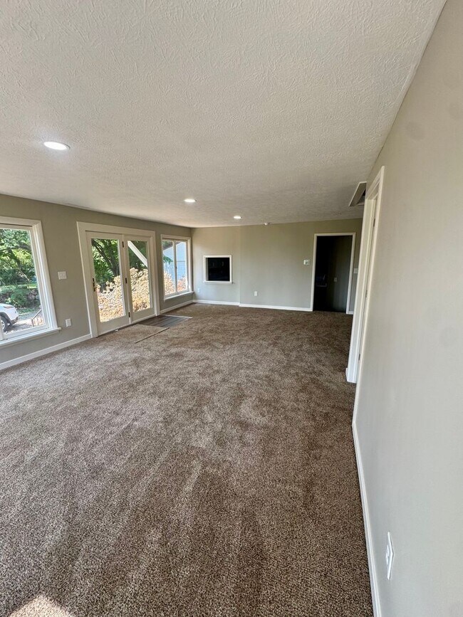 Building Photo - 9219 N 100 W