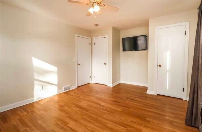 Building Photo - 43 W Craig Hill Dr