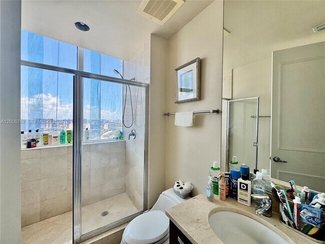 Building Photo - 18101 Collins Ave