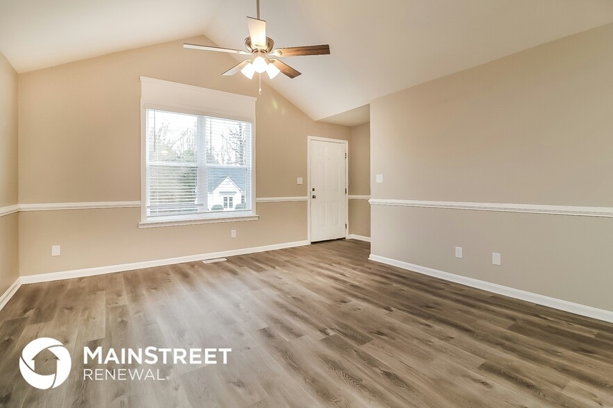 Building Photo - 109 Oak Park Dr