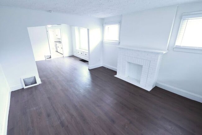 Building Photo - 1313 Coventry St