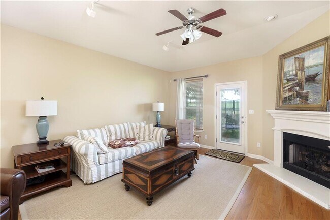 Building Photo - 1601 Greenside Dr