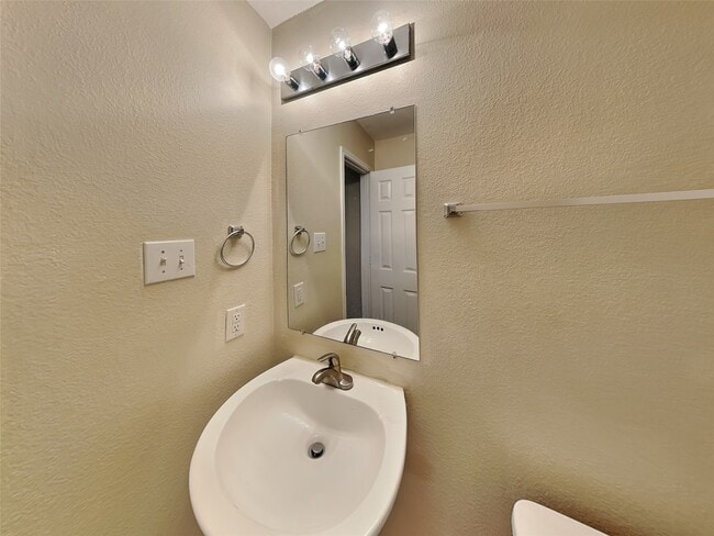 Building Photo - 12135 Bradenway Ln