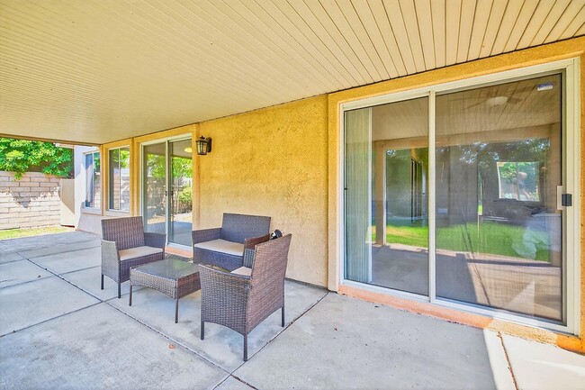 Building Photo - 82587 Delano Dr
