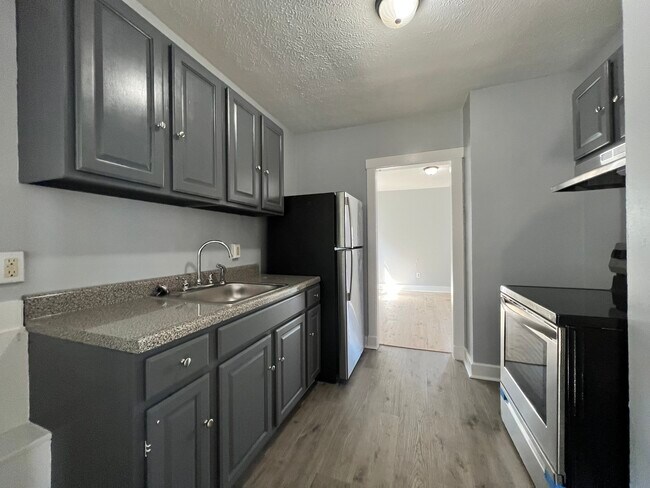 Kitchen - 1413 Margaret St