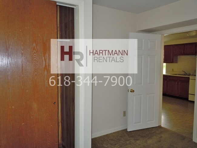 Building Photo - Three Bedroom Home w/ Lots of Closets and Washer/Dryer Hookups!