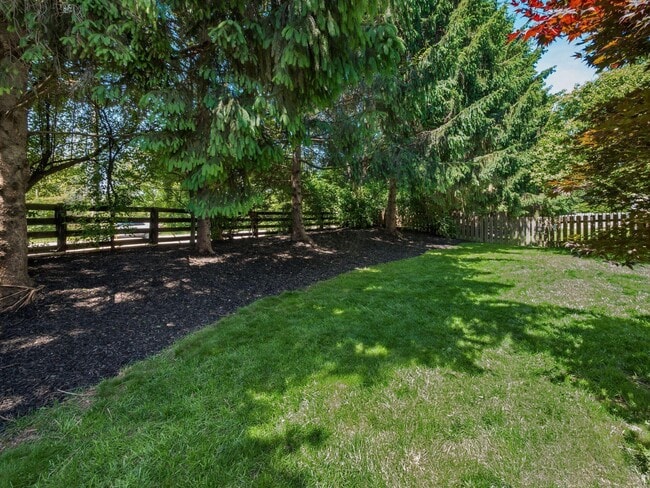Building Photo - 3259 Longspur Dr