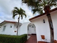 Building Photo - 16665 SW 93rd Ct