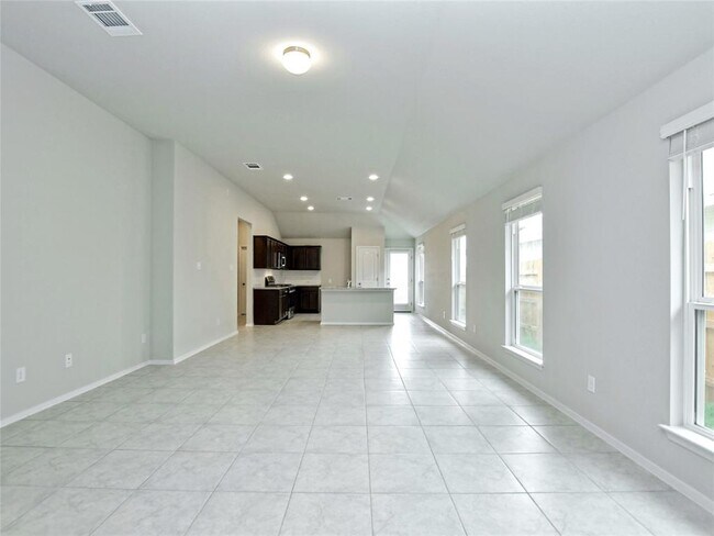 Building Photo - 208 Trailside Ln