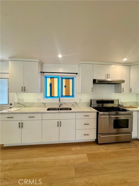 Building Photo - 8109 Cole St