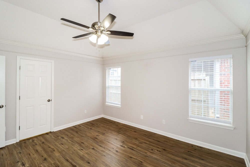 Building Photo - 10095 Cross Hill Dr