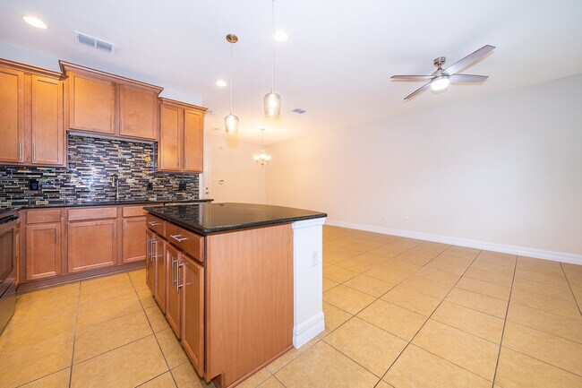 Building Photo - 10132 Eagle Creek Center Blvd