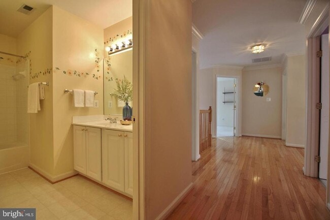 Building Photo - 15417 Duckling Pl