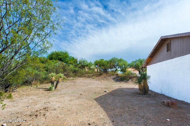 Building Photo - 1081 Paseo Freno