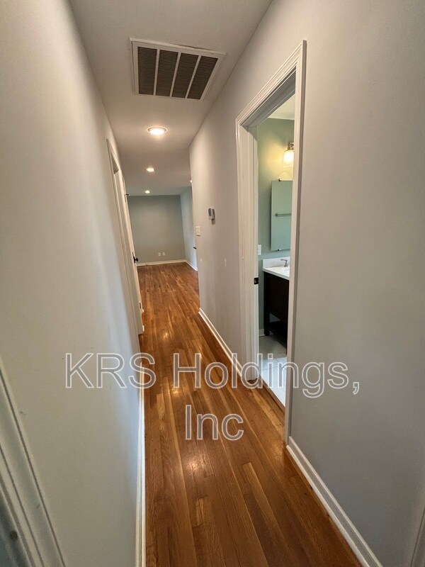 Building Photo - 1406 N 32nd St