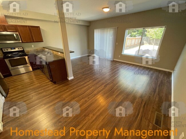 Building Photo - 1410-1412 Marigold Dr
