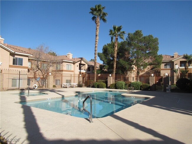 Building Photo - 1050 E Cactus Ave