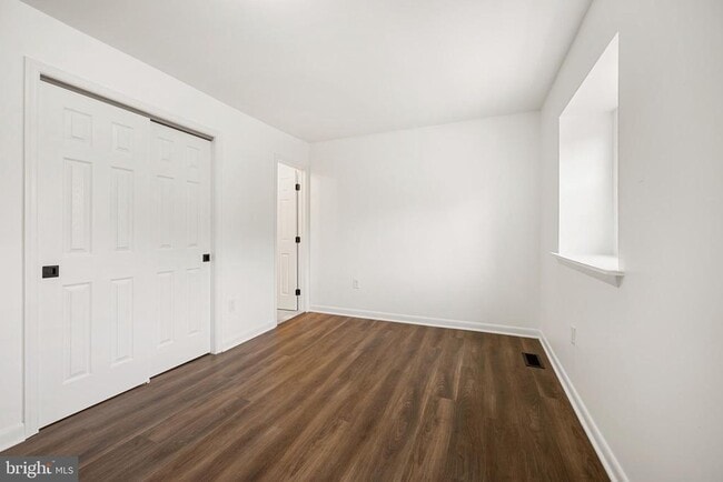 Building Photo - 14874 Emberdale Dr