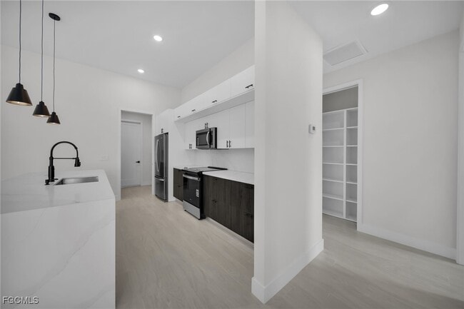 Building Photo - 3435 SW 8th Ct