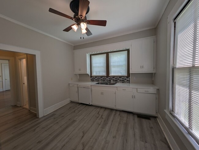 Building Photo - Downtown Concord Duplex Available Now