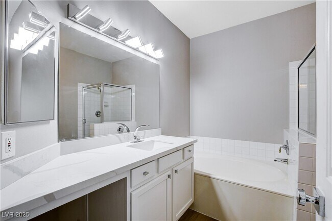 Building Photo - 1713 Sky of Red Dr