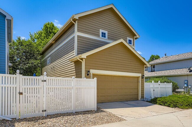Building Photo - 4 bed /2.5bath Charming Home in Aurora