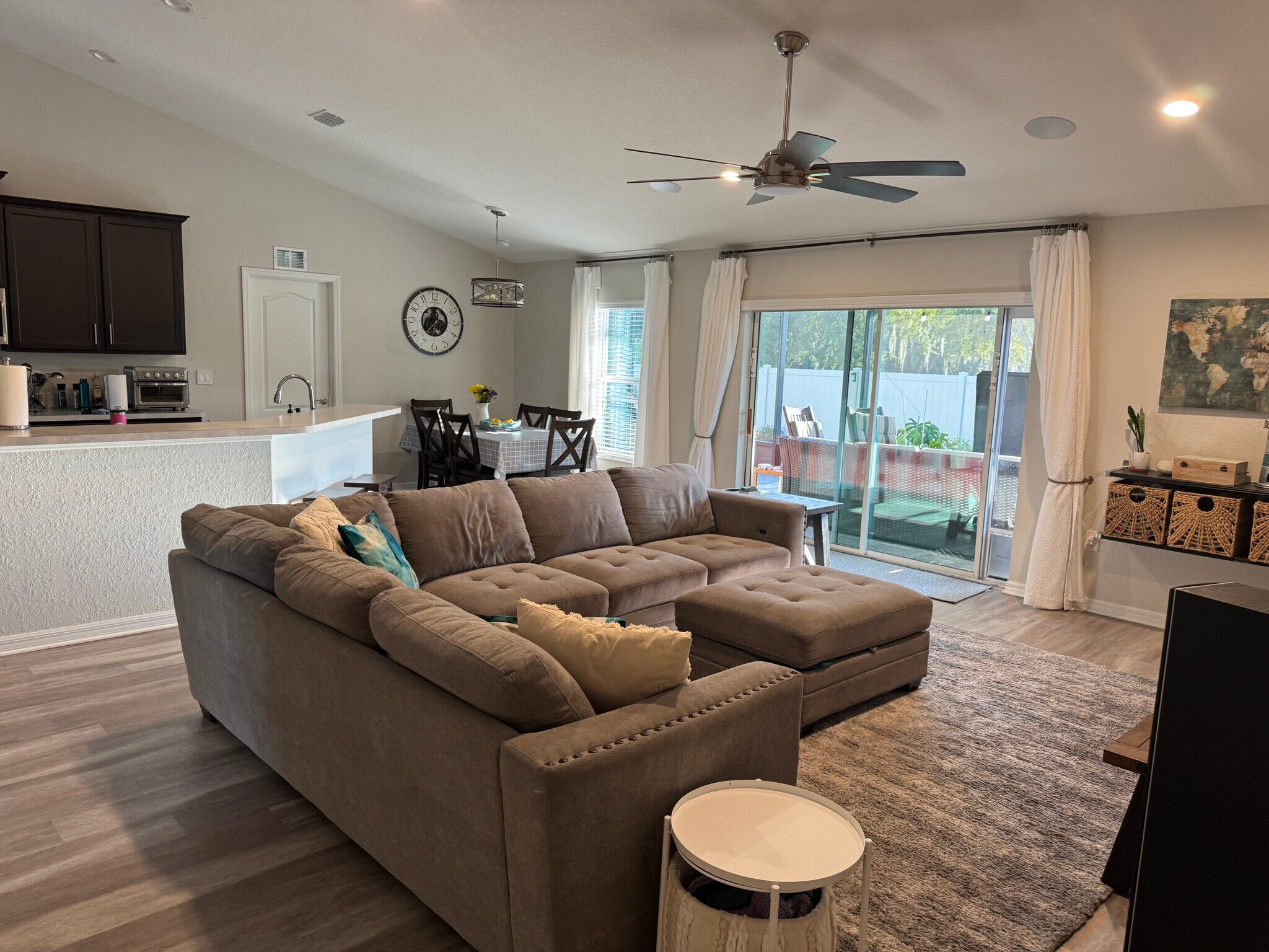 Building Photo - 244 Whispering Oaks Way