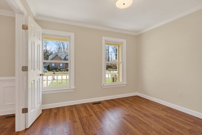 Building Photo - 5 Bed, 2.5 Bath Home in the Heart of Red Mill Farms