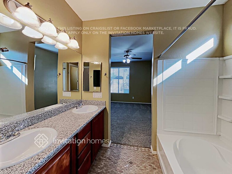 Building Photo - 21036 E Duncan St