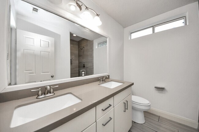 Building Photo - 3738 Lehall St
