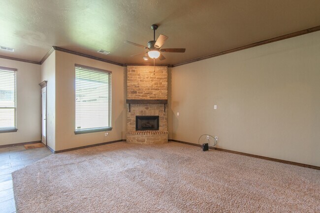Building Photo - 701 Lindsey Ln